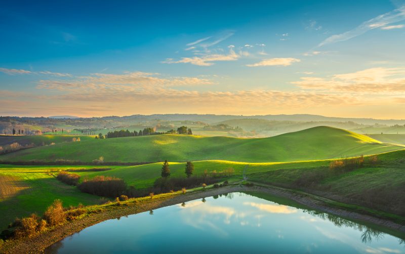 Lake,And,Rolling,Hills.,Via,Francigena,Landscape.,Castelfiorentino,,Firenze,,Tuscany,