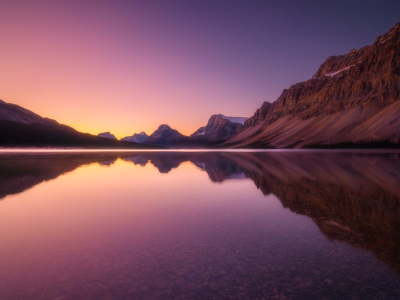 Mountain,Landscape,At,Dawn.,Sunbeams,In,A,Valley.,Lake,And