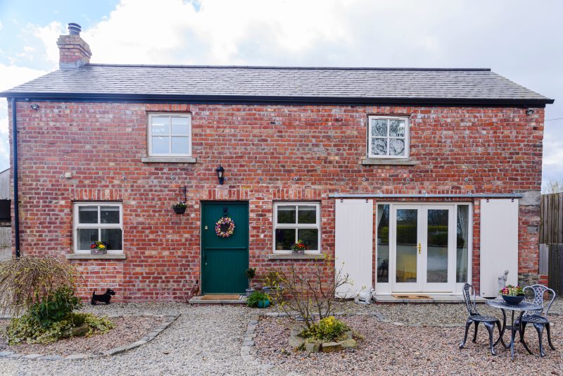Pretty,Converted,Irish,Barn,House,Cottage,With,Stable,Door,And