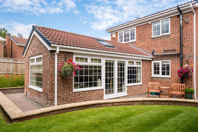 Modern,Sunroom,External,/,Modern,Sunroom,Or,Conservatory,Extending,Into